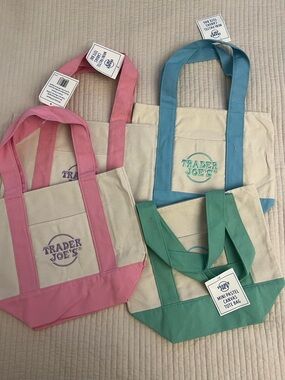 4 trader joe tote bags